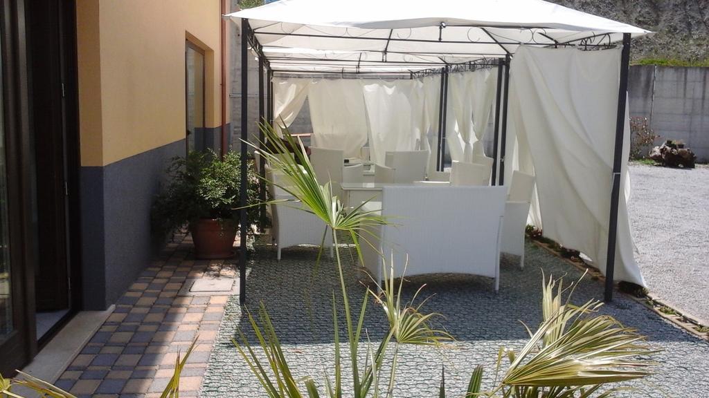Fgs Service Snc "White Room" Ruoti Buitenkant foto