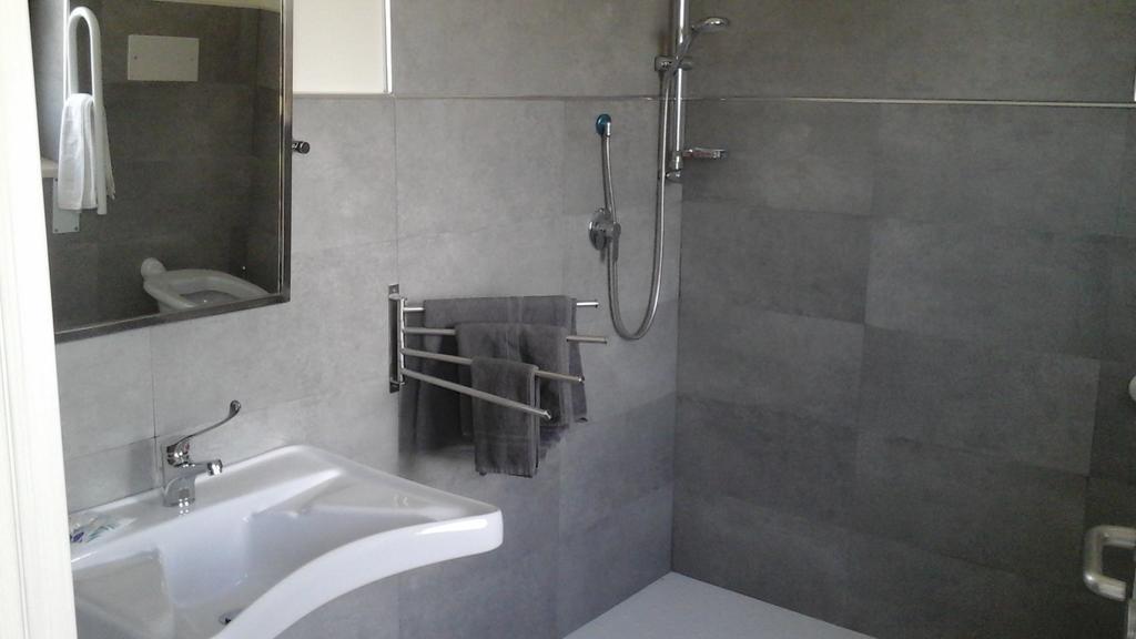 Fgs Service Snc "White Room" Ruoti Buitenkant foto